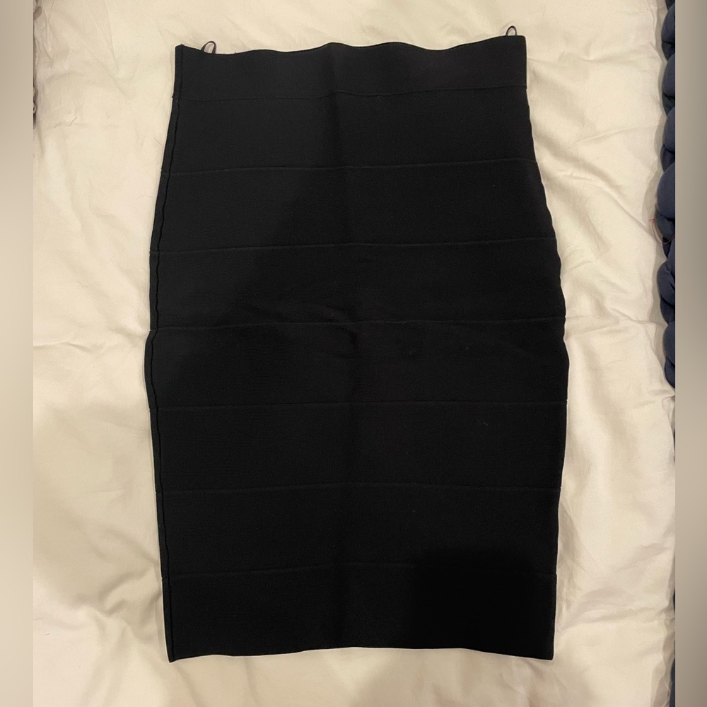 Black bodycon skirt